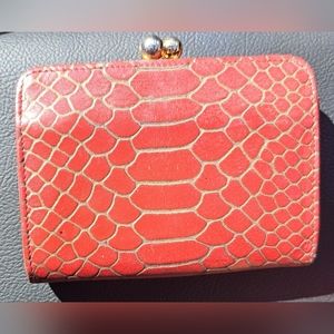 Vintage HOBO International Red Croc Embossed Leather Kiss Lock Wallet